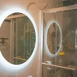 Neli * 特罗吉尔
